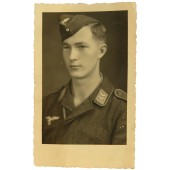 Foto di un Gefreiter della Luftwaffe ucciso. Fallschirmjager o truppe di volo